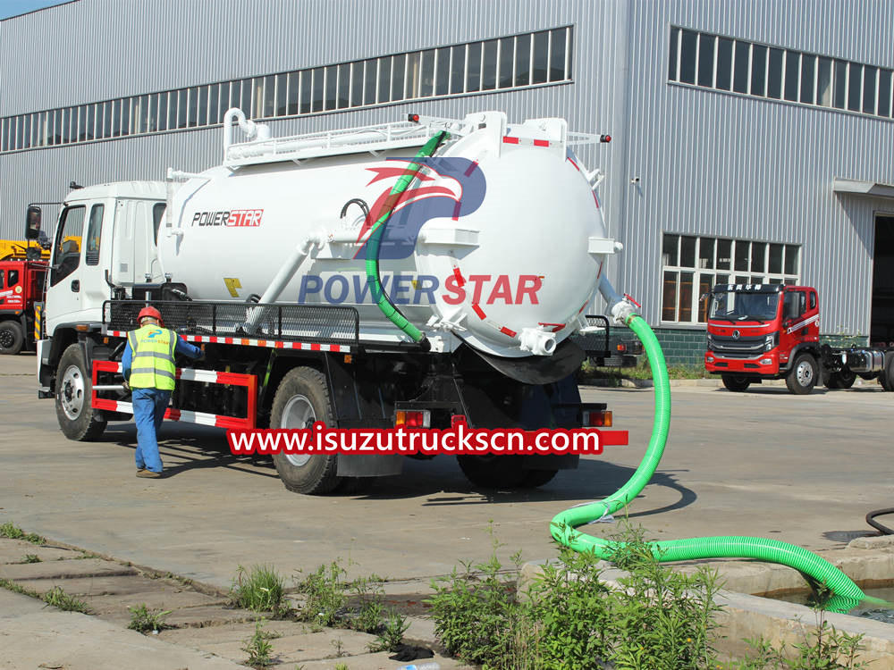 Isuzu sewage truck