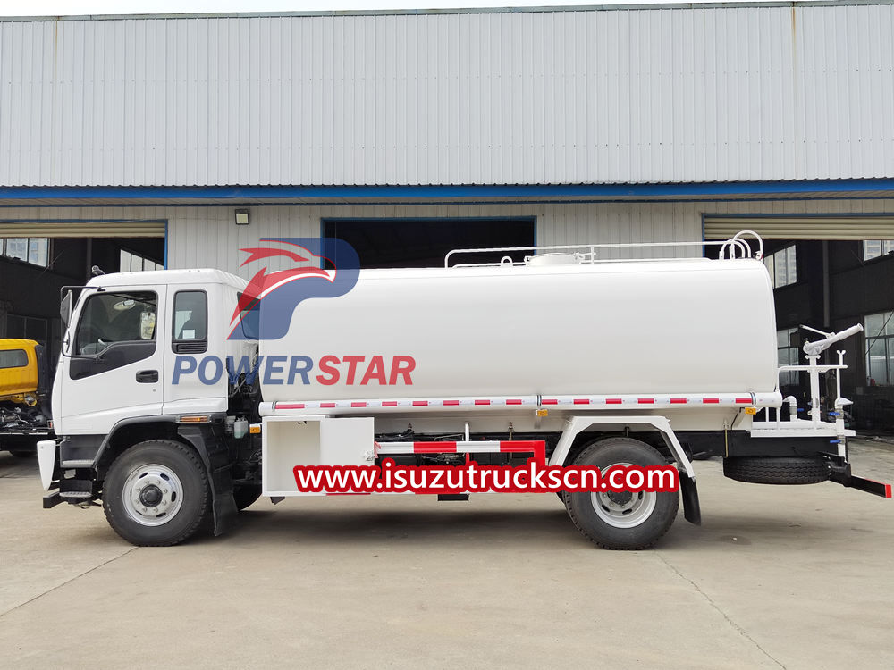 Isuzu water tanker