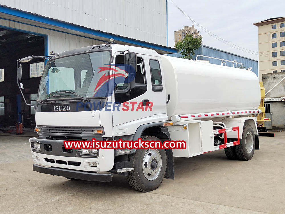 Isuzu water tanker