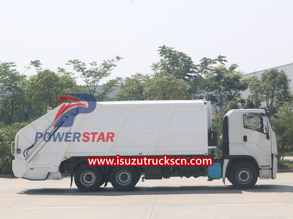 Isuzu GIGA trash crusher truck