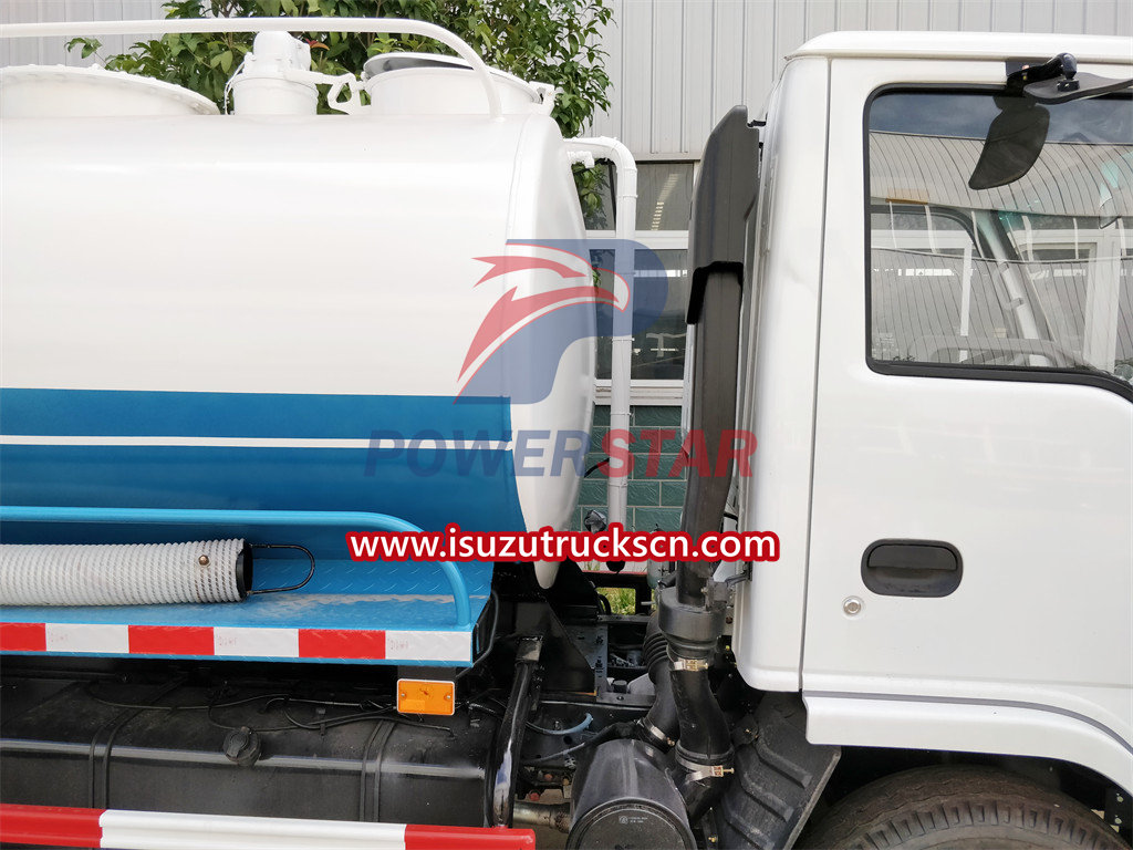 Isuzu fecel suction truck