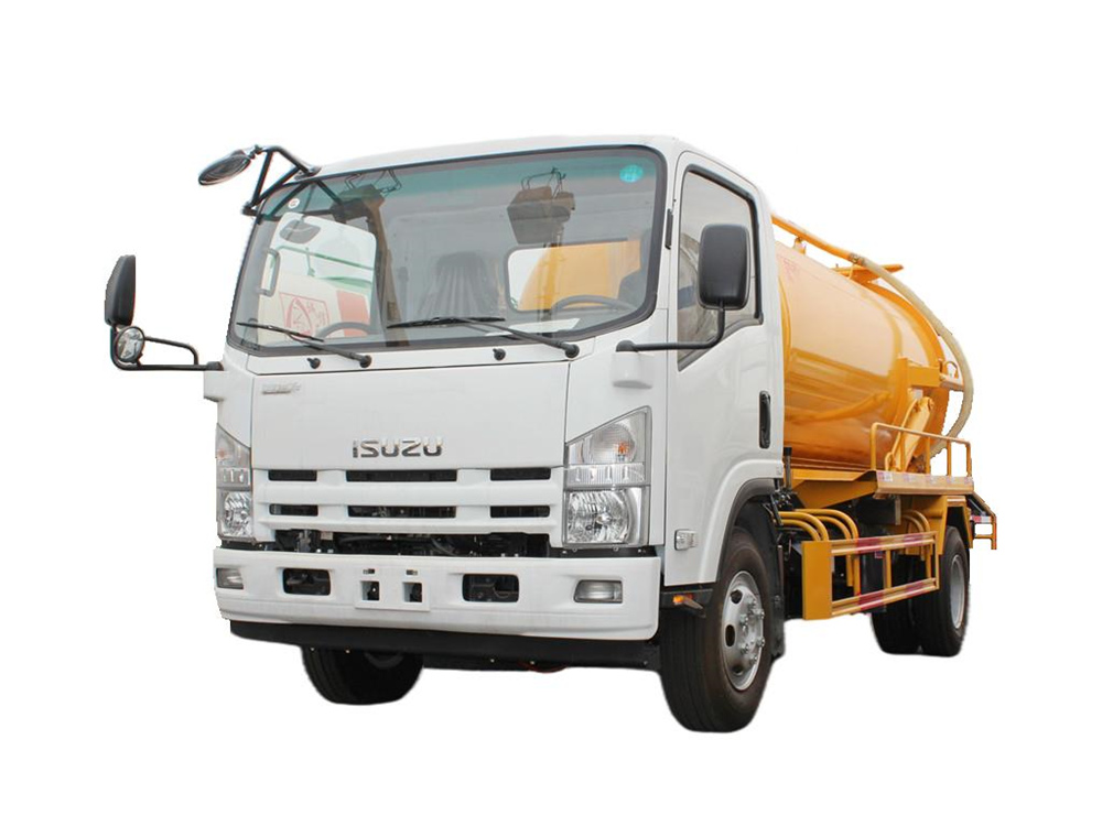 Isuzu elf vacuum sucation truck