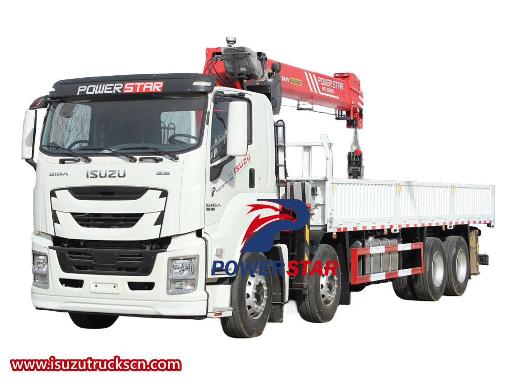 Isuzu telescopic crane truck