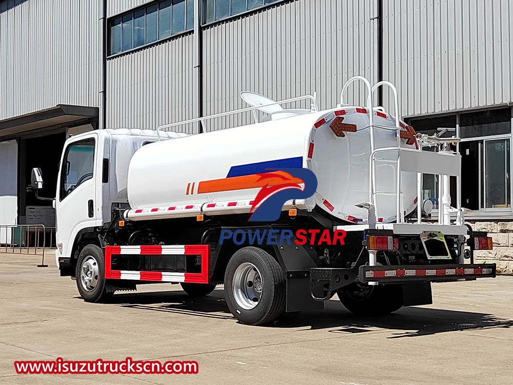 Isuzu watering truck