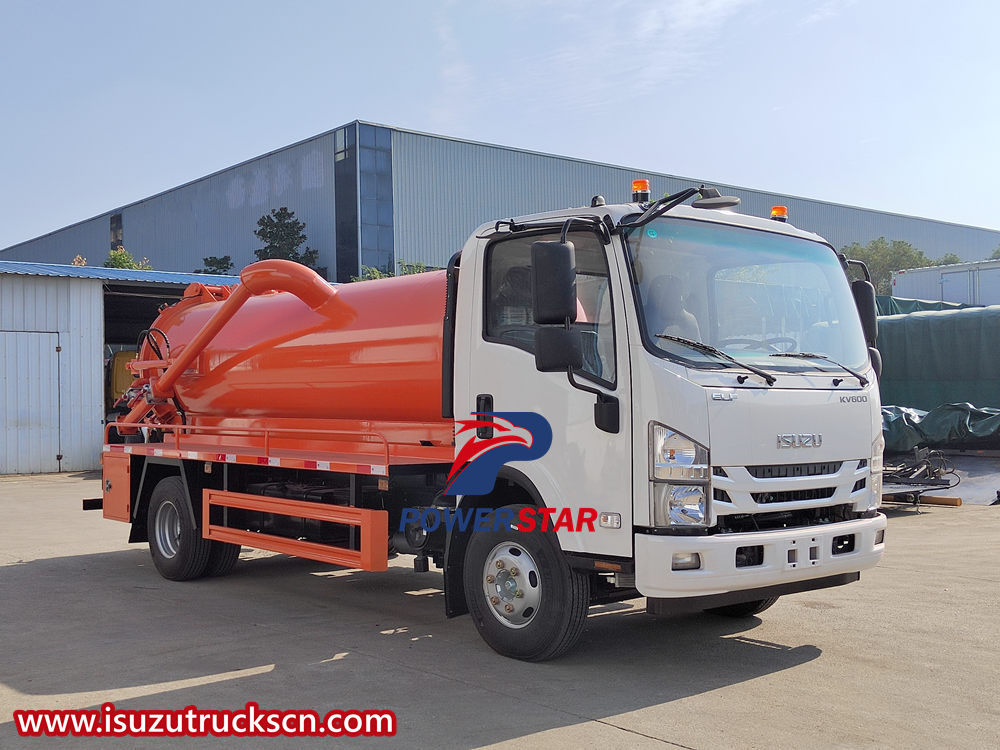 Isuzu sewage suction truck