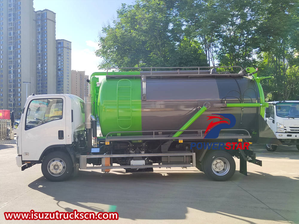 Isuzu vacuum suction truck