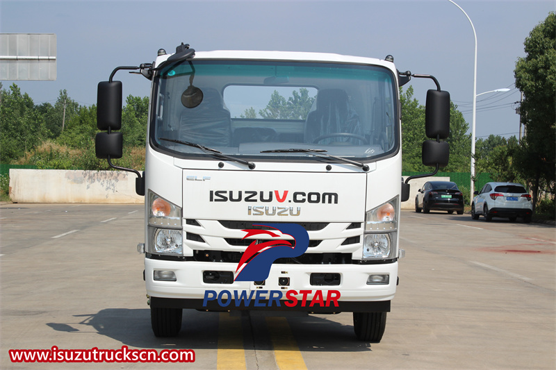 Isuzu 700P chassis