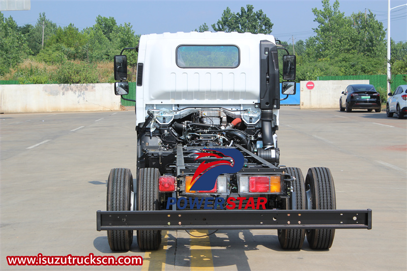 Isuzu 700P chassis 