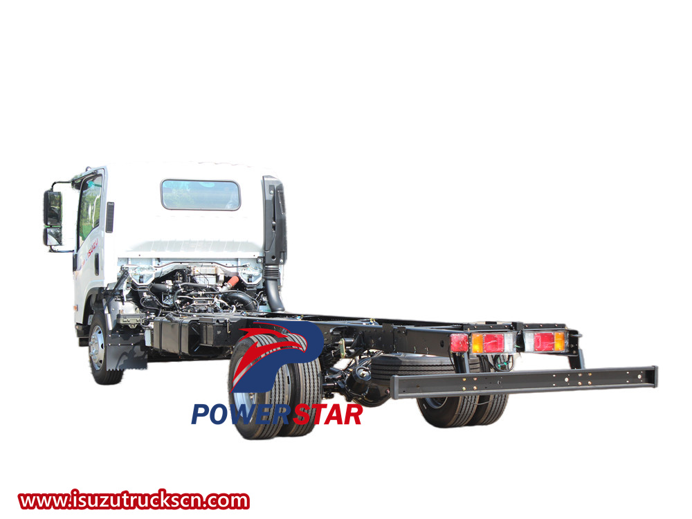 Isuzu 700P chassis