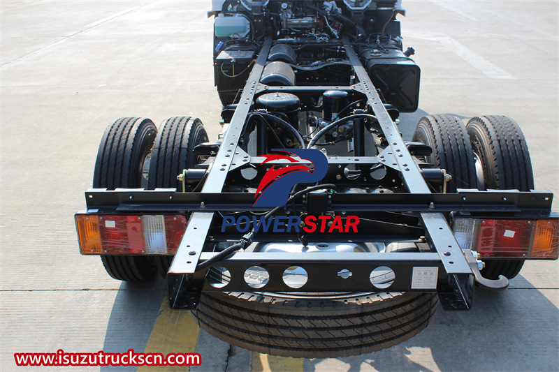 Isuzu 100P chassis