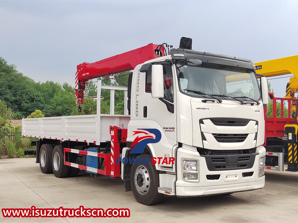 Isuzu telescopic crane truck