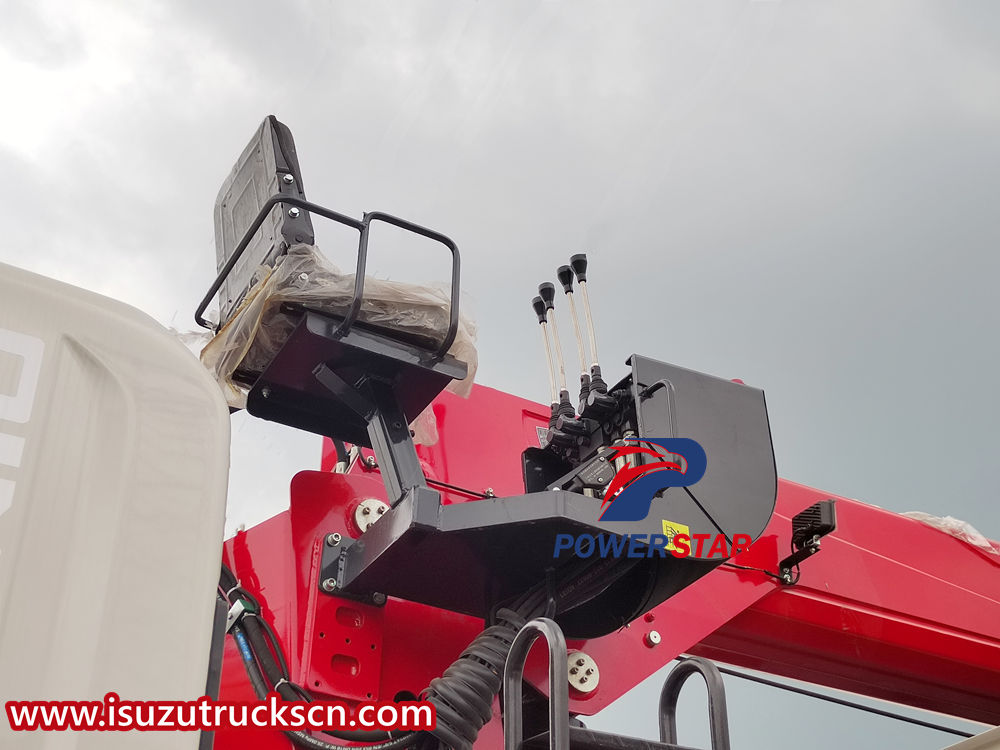 Isuzu mobile truck crane