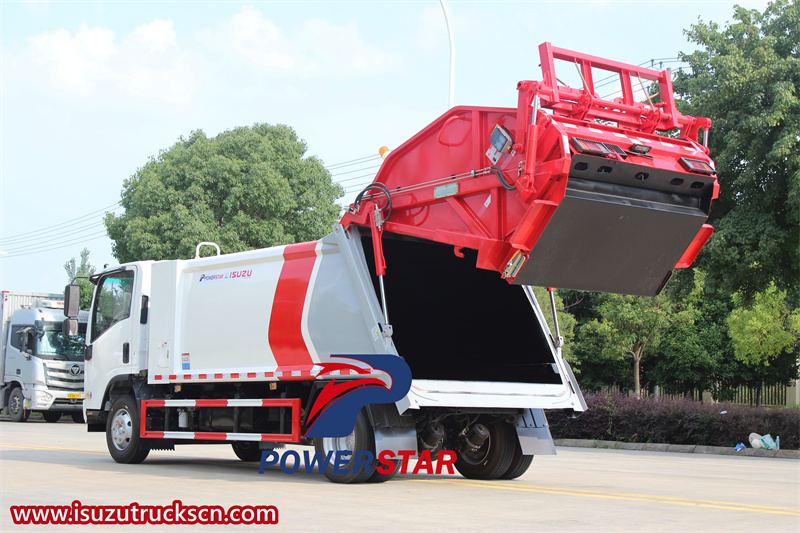 Isuzu 8cbm trash crusher truck