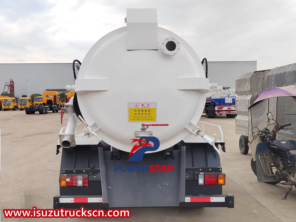 Isuzu septic pump truck