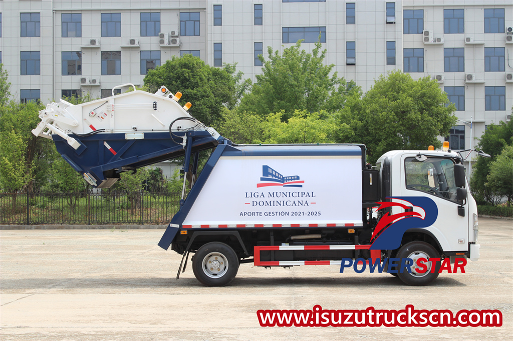 Isuzu NPR 6cbm refuse compactor truck to Ethiopia