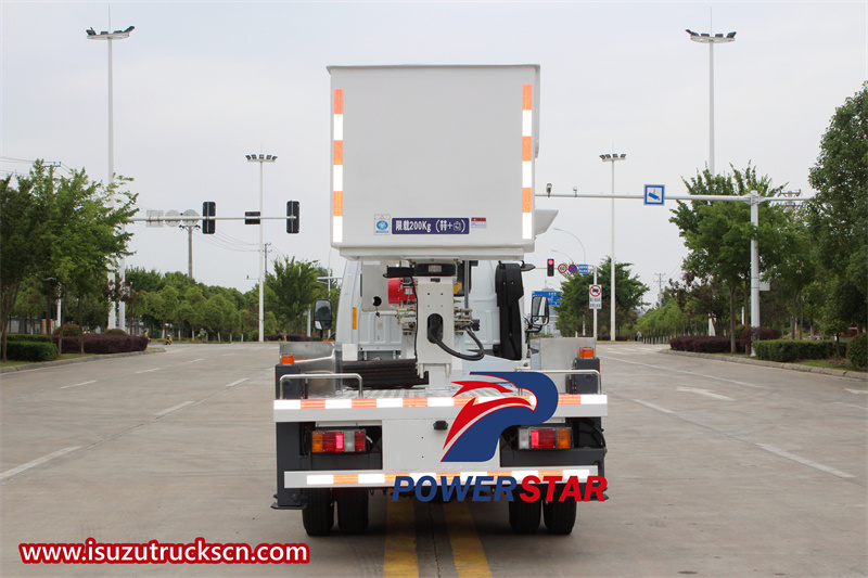 Isuzu 100P aerial man lift truck