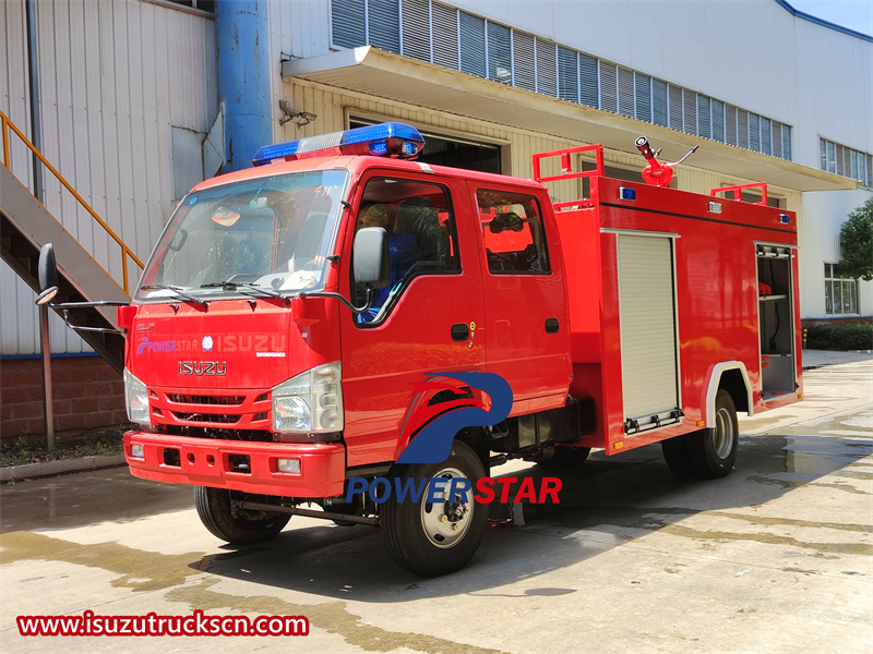 Isuzu ELF 4WD 3tons water tank fire tender