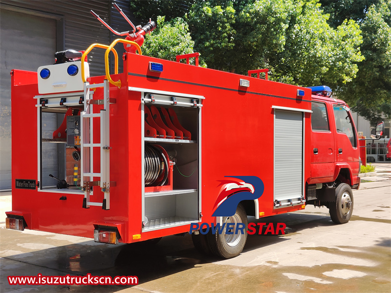 Isuzu 100P 4x4 all wheel drive mini fire truck