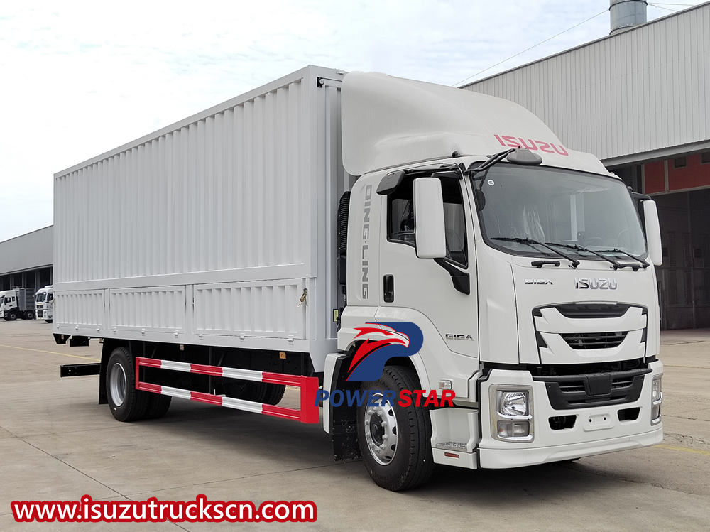 Isuzu GIGA fly wing cargo truck