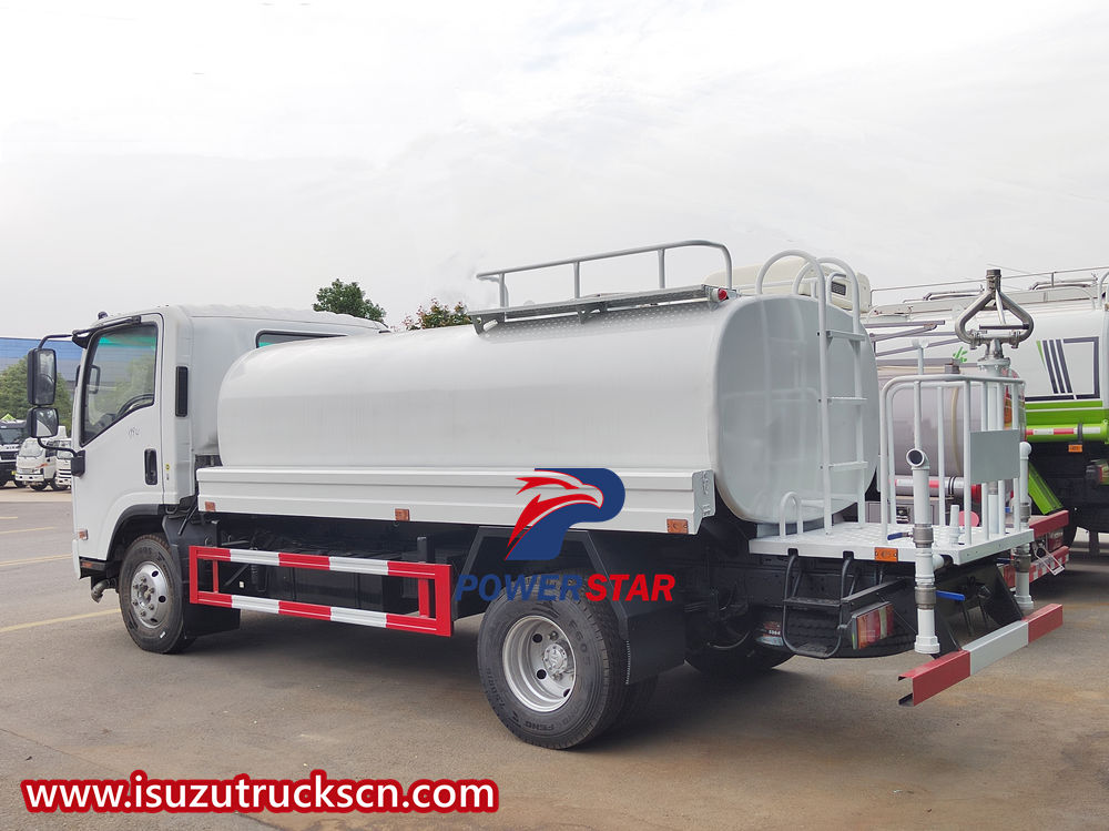 Isuzu mobile water bowser