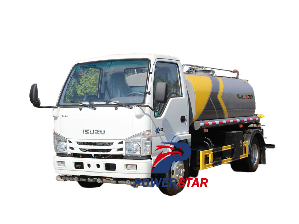 Isuzu Elf street washer water truck