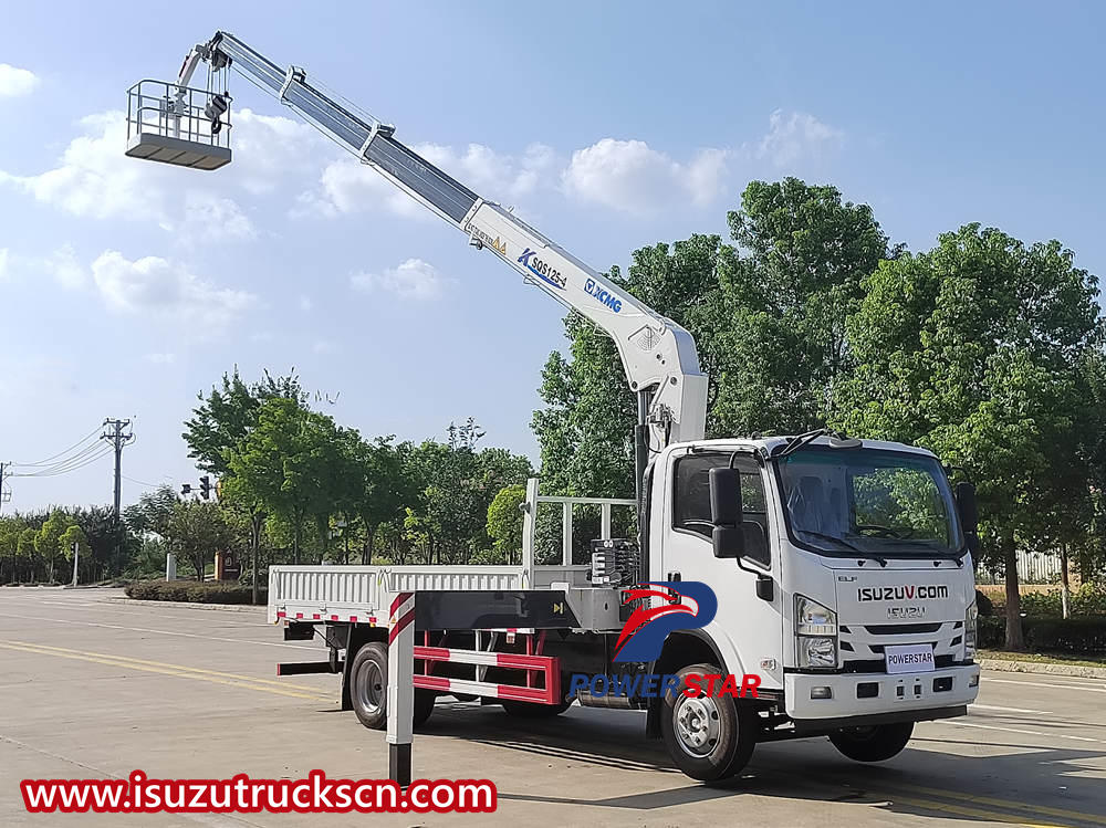 Isuzu telescopic crane truck