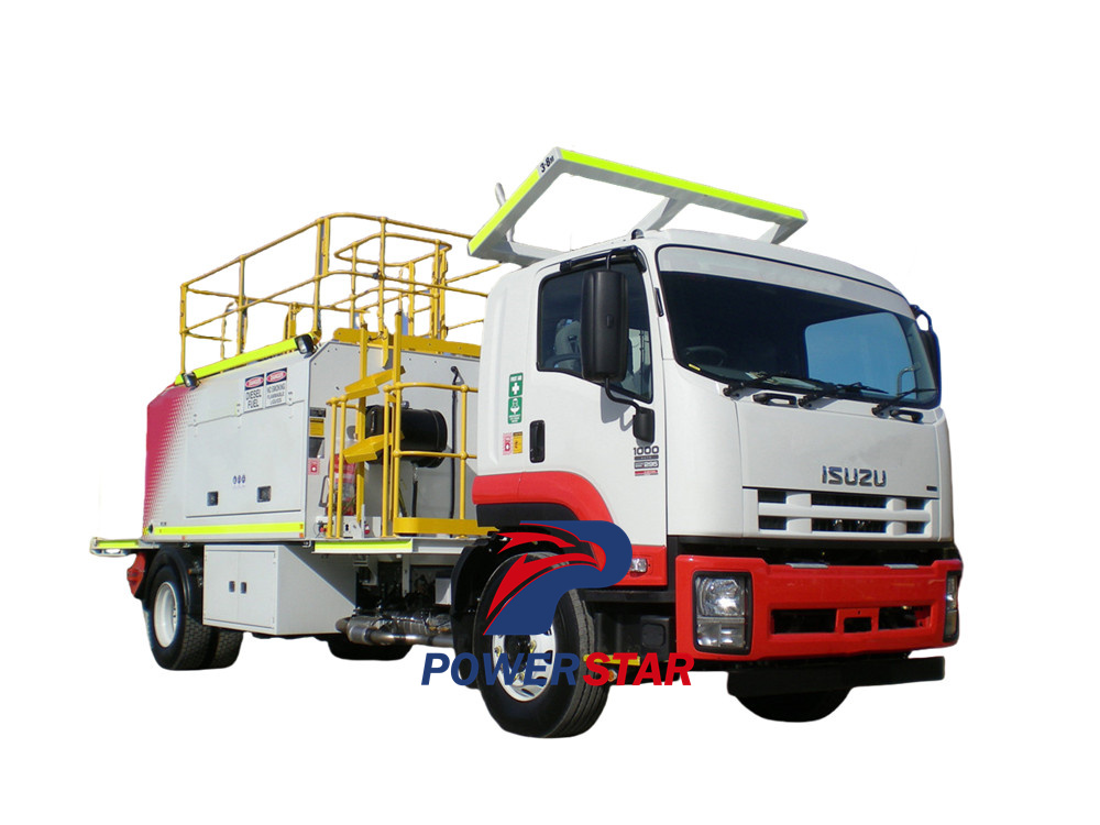 Isuzu 8 cbm fuel lubrication service truck 