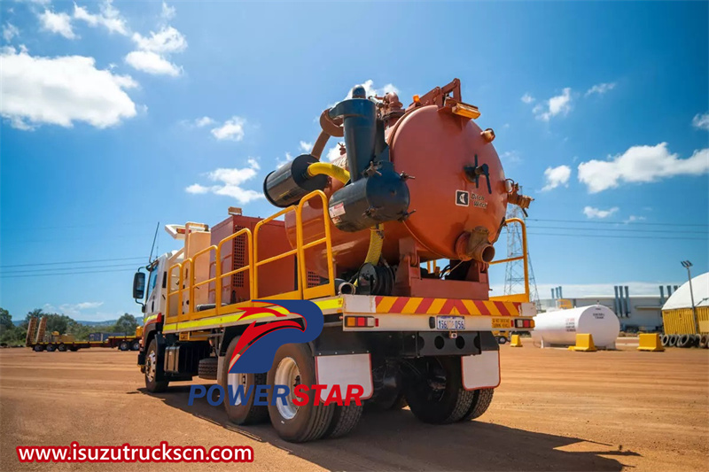 Isuzu 15,000 liters gully sucker truck