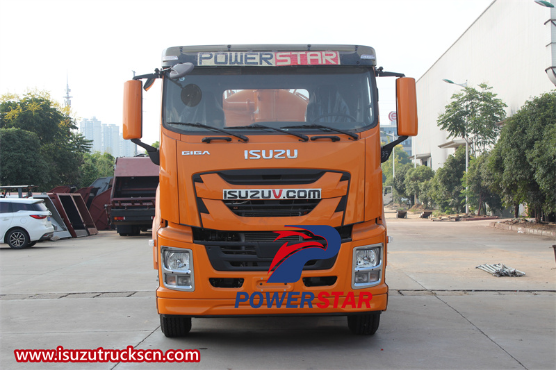 Isuzu FVR 4x2 jetting and vacuum truck