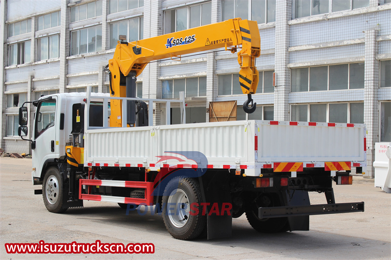 Isuzu 700P crane truck