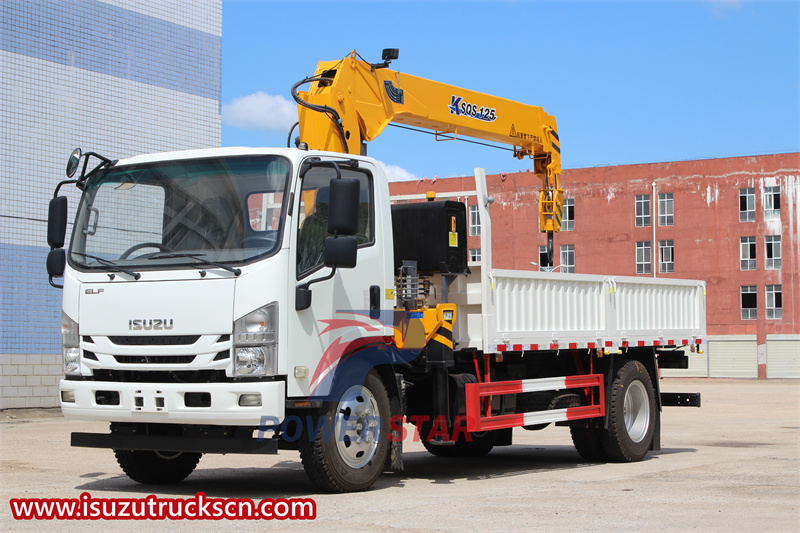 Isuzu 700P crane truck