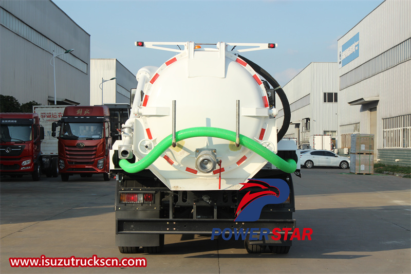 Isuzu FVR 8000L sewer vacuum truck