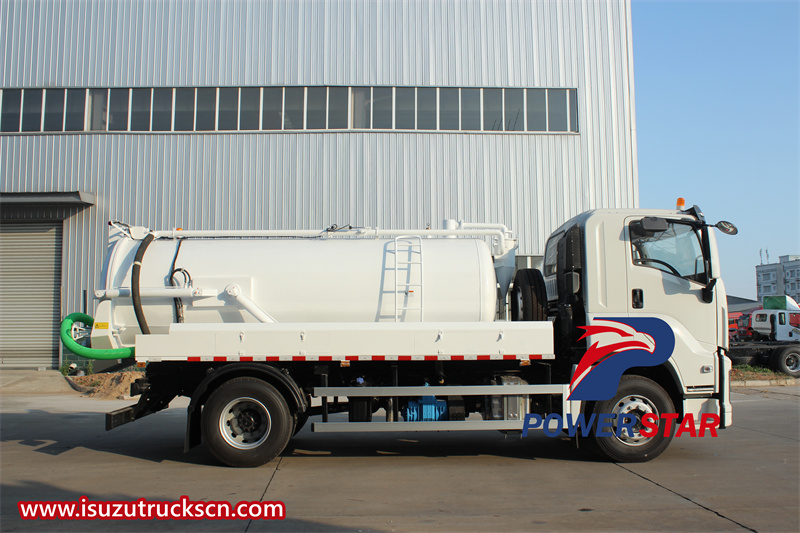 Isuzu new FVR 4x2 vacuum tank truck