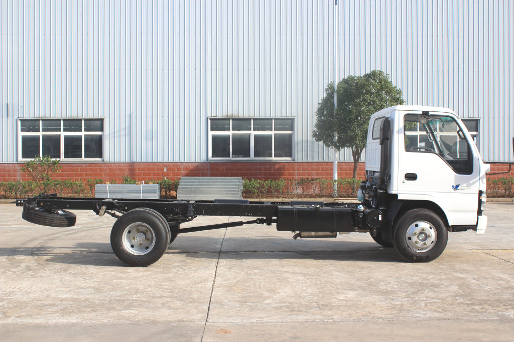 Brand new Japan Isuzu 600P NPR NKR cabin chassis truck for sale 