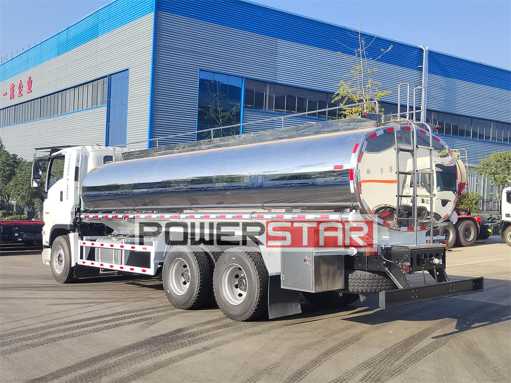 Isuzu fresh potable water tanker