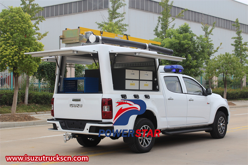 Isuzu 4x4 off road pickup rescue truck