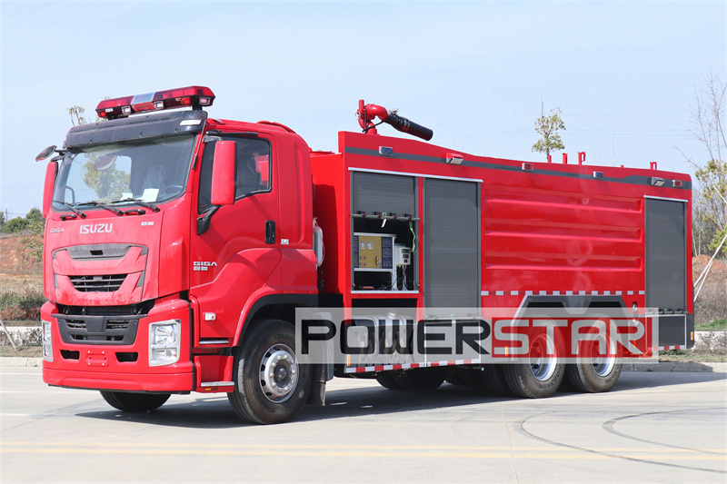 ISUZU GIGA fire truck with dry powder