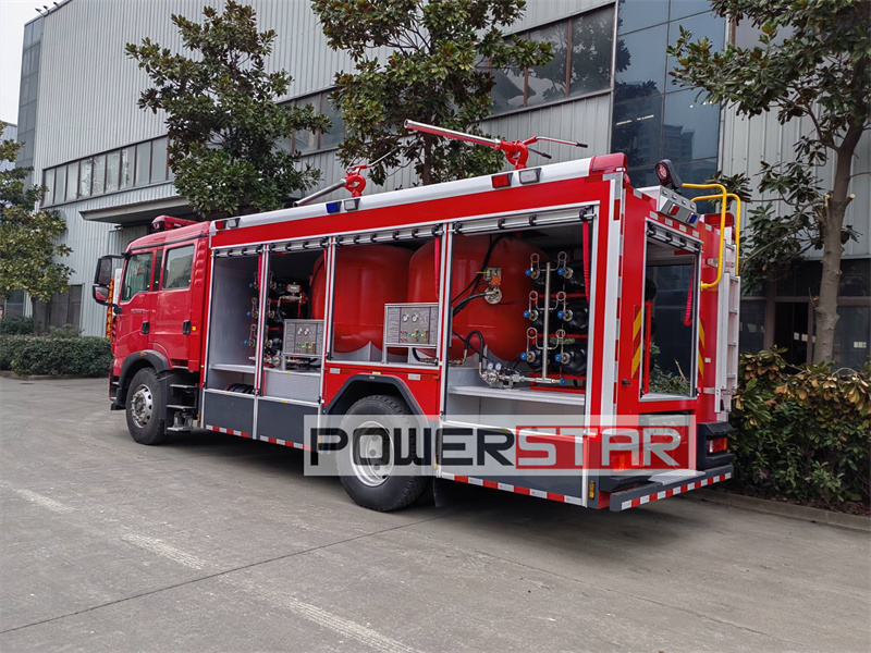 Isuzu FTR dry Powder/nitrogen fire truck