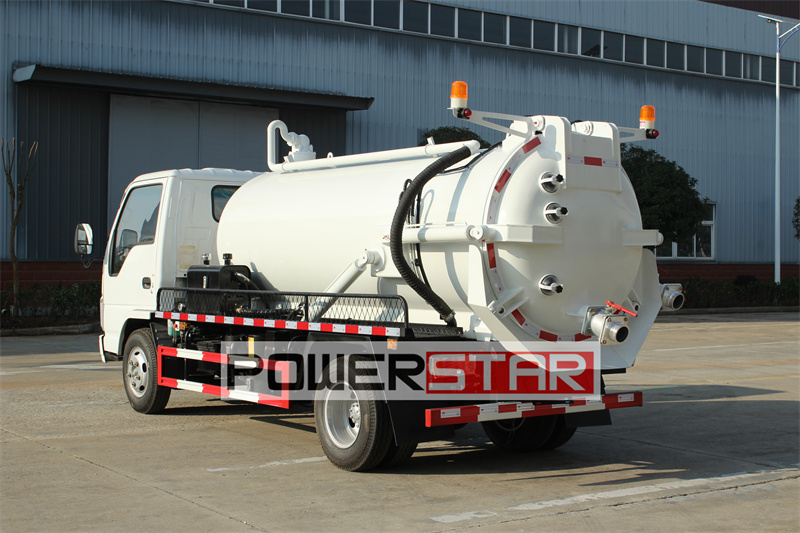 Isuzu ELF 100P 3 cubic meter sewage suction truck