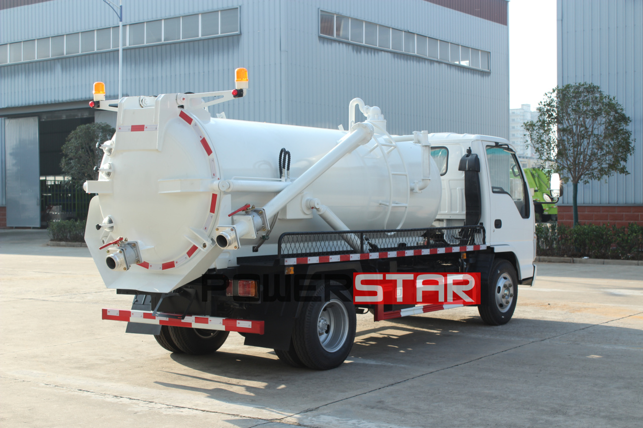 Isuzu Euro 4 4JB1CN 98HP septic pumper trucks in stock