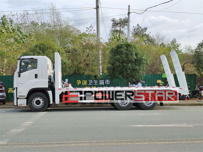 Isuzu GIGA 20Ton excavator carrier truck