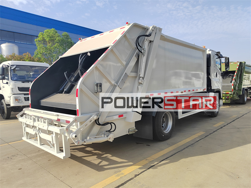 Isuzu new FVR 4x2 garbage compactor truck