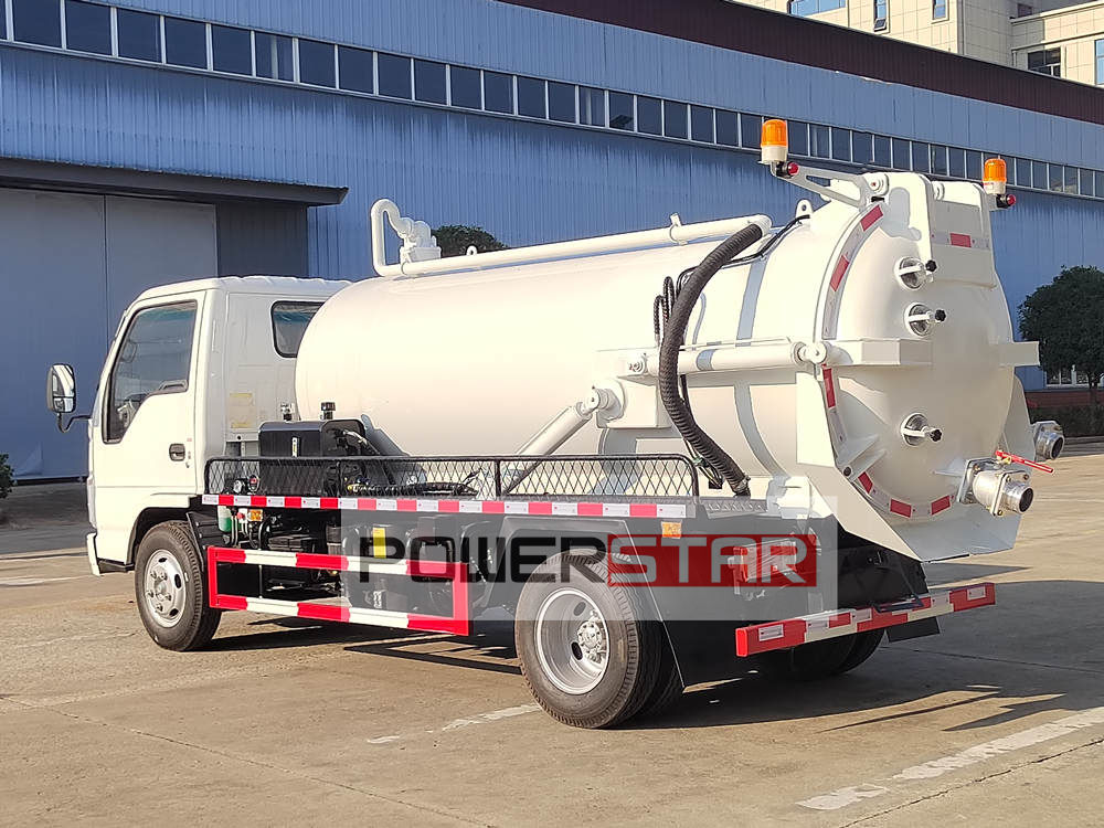 Isuzu ELF sewer jetting tanker truck