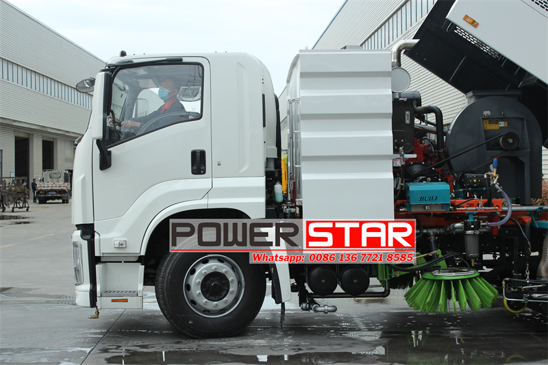 Isuzu new FTR 4x2 airport sweeping vehicle