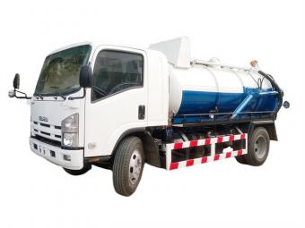 Isuzu NPR vacuum suction truck for sale